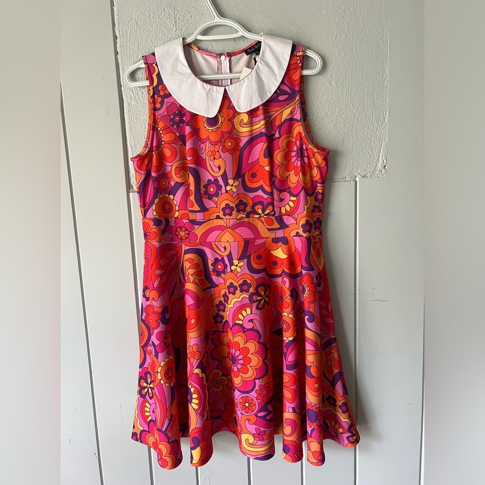 Retro swing dress with Peter Pan collar